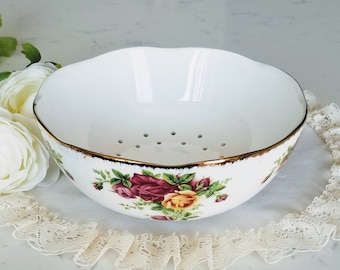 Royal Albert Old Country Roses Berry Bowl/Strainer/Colander, Bone China Made in England, vintage dinnerware, china replacement
