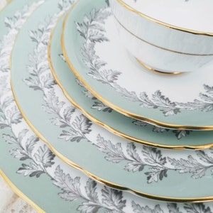 Vintage Aynsley Oak Leaf 5 Pieces Place Settings, Bone China Made in England, Teal/Pale Green Band, Oak Leaf Laurel, vintage dinnerware