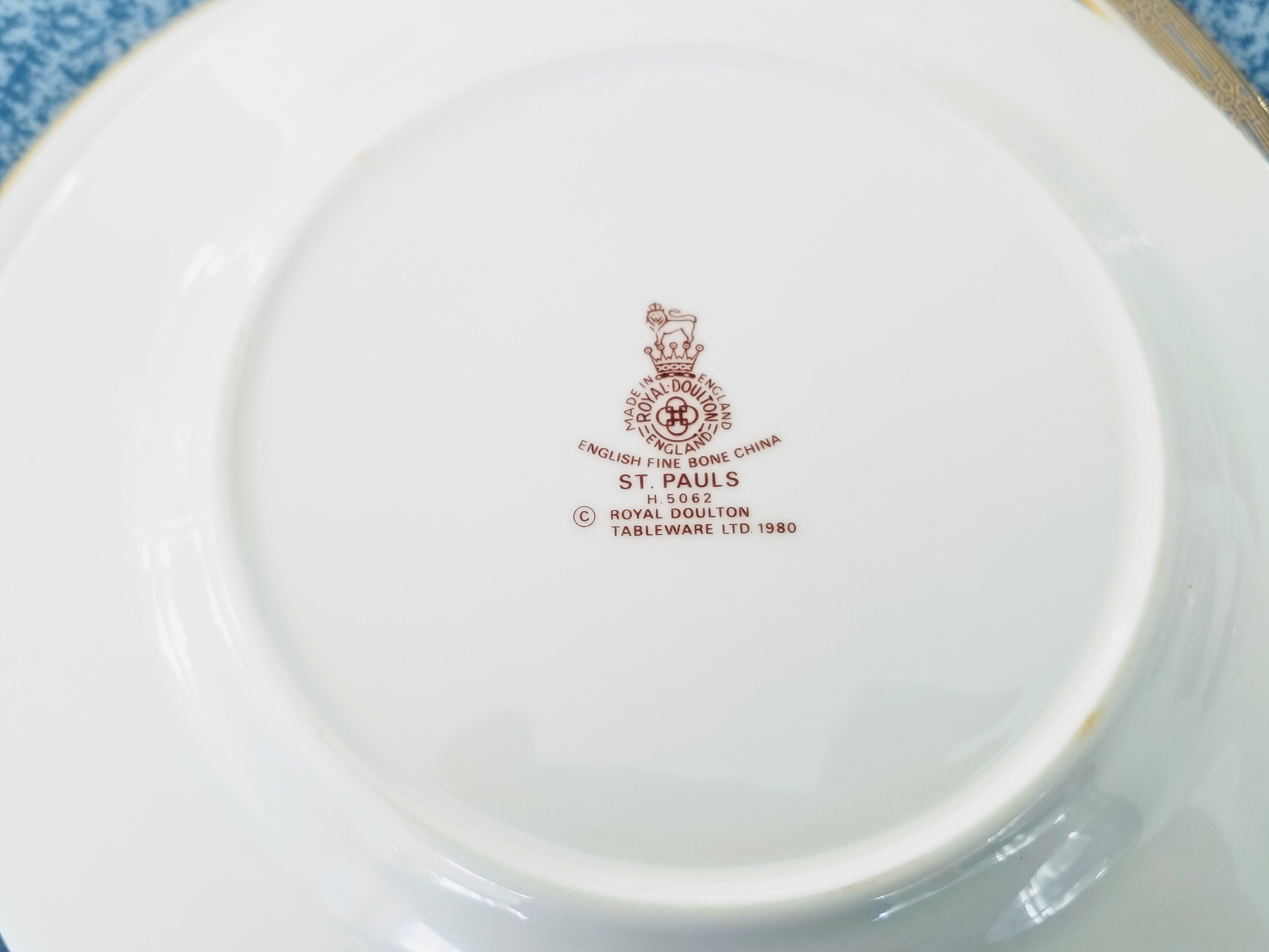ロイヤルドルトン セントポール 5ピースプレースセッティング、英国製