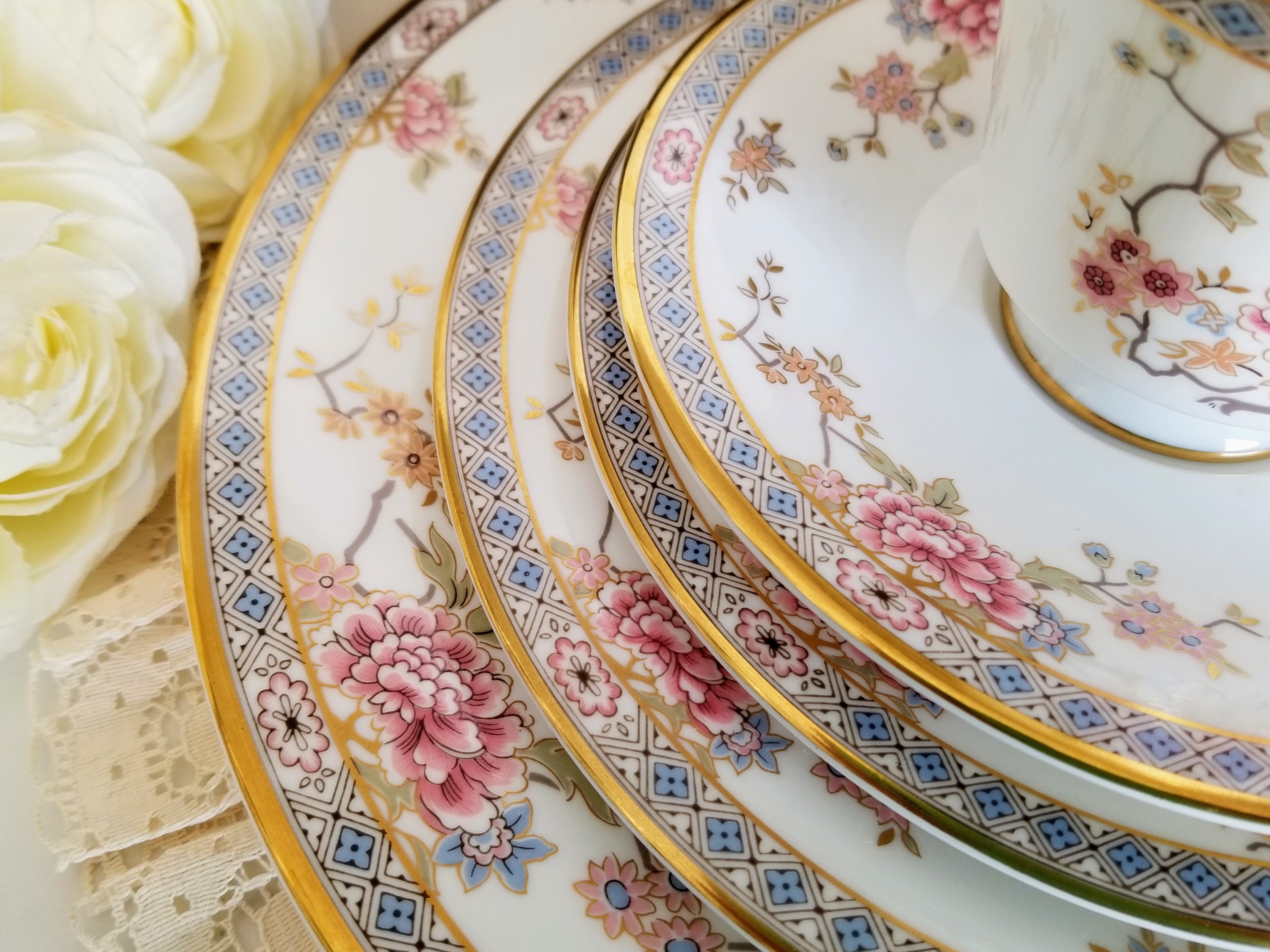 中国　唐木紫檀製　透かし彫り　茶托　五客　V　R6533E 花台: 紫檀 木原作 透かし彫り 1.8尺 平台 大阪唐木指物工芸 no
