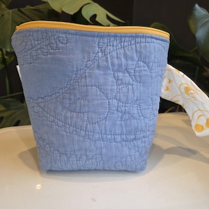 Upcycled Quilt Zipper Project Bag (1-2 skein)