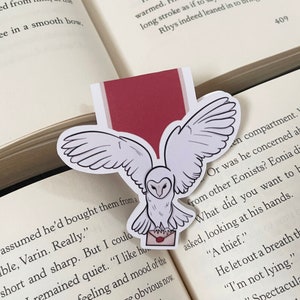 Marcapáginas magnético con letra de búho blanco, inspirado en el correo del mago, regalo de fantasía mágica para los amantes de los libros, bonito accesorio de lectura con forma de búho.