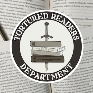 Klistermärket Tortured Readers Department, bokligt klistermärke för Swifties, inspirerat av albumet Tortured Poets Department