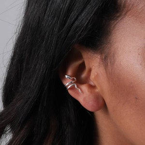 Sterling Silver Snake Shape Cuff Earring / trendy ear cuff / silver snake cuff earrings/ no piercing earring/ ear cuff gift for women