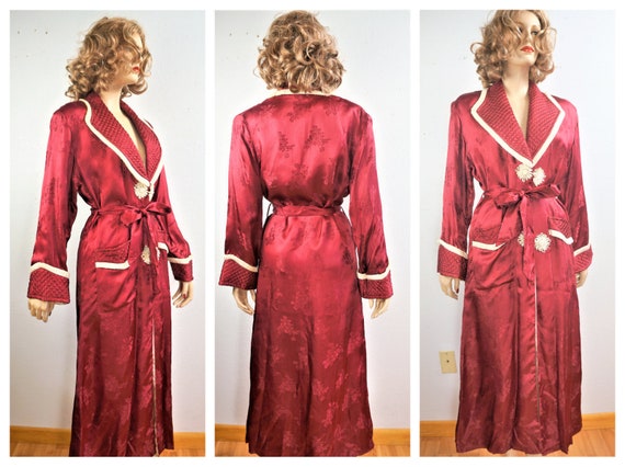 1940's Vintage Silk Chinese Style Robe / 40s Holly