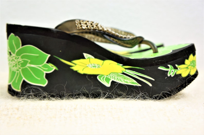 Beachwear Shoes TORRID Sandals Sz 7-7.5 Vng Club Kid Chunky Platform Flip Flop Sandals 90s Super Platform Shoes