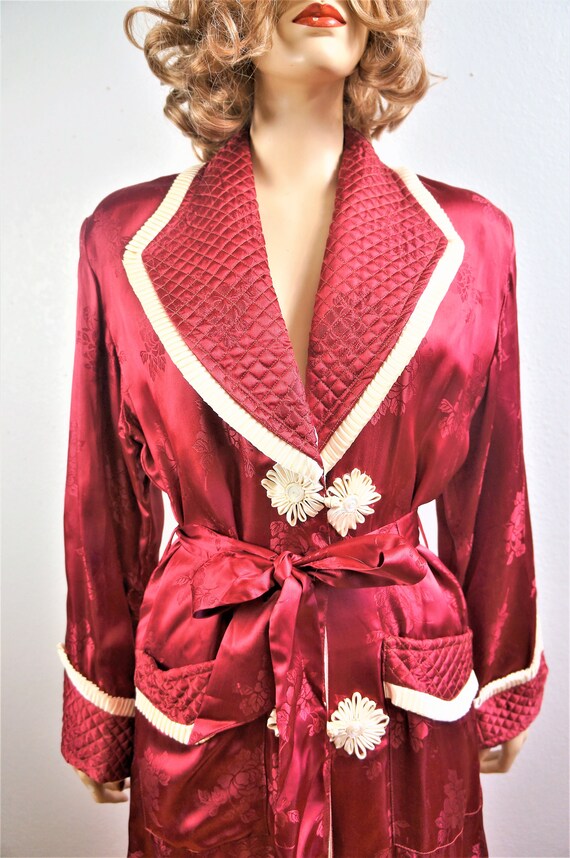 1940's Vintage Silk Chinese Style Robe / 40s Holly