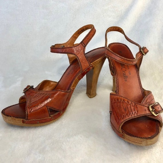 70's Platform Strappy Sandals Sz Vng 7 ( use measu