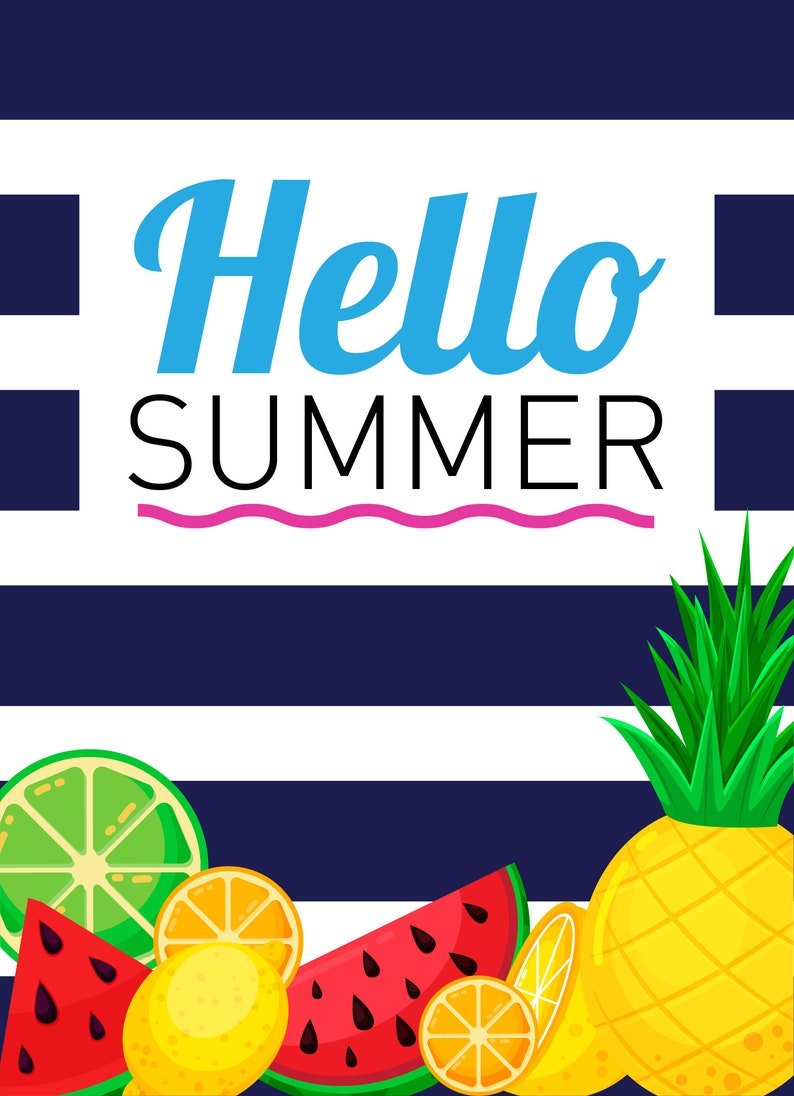 Puede incluir: Un gr&aacute;fico de verano colorido con las palabras "Hello SUMMER" en azul y negro. La imagen presenta un fondo a rayas e ilustraciones de sand&iacute;a, limones, limas, naranjas y una pi&ntilde;a.