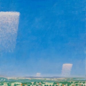 Peut inclure: Peinture de paysage abstrait avec un ciel bleu vif et des formes de nuages blancs. La partie inférieure représente un paysage vert et brun avec des indications d'arbres et de collines. L'œuvre a un aspect texturé et peint.