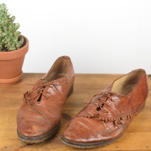 SIZE 8 Vintage 60s 70s Brown Leather Fringe Oxford Shoes / LADY NORTHAMPTON Made in Italy