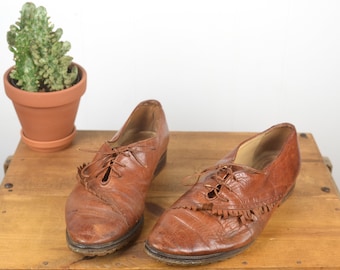 SIZE 8 Vintage 60s 70s Brown Leather Fringe Oxford Shoes / LADY NORTHAMPTON Made in Italy