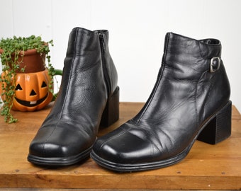 GR. 7 Schwarz Leder GrobstrickAbsatz Eckige Toe Boots / 90er Minimalistische Zip Up Schnalle Schuhe