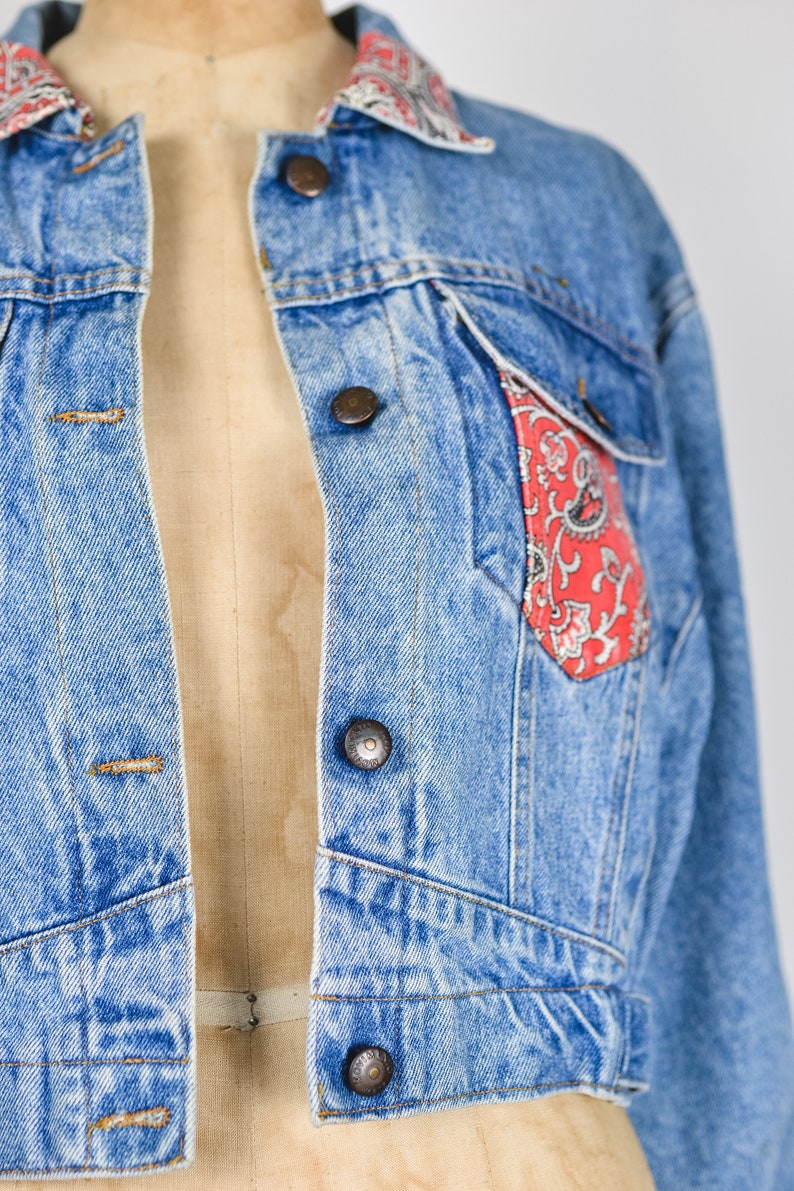Vintage Made in Italy Cropped Denim Jacket Paisley Red Flower Pattern