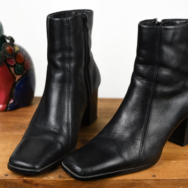 TAILLE 7 Bottes de cheville carrées en cuir noir / Minimaliste, Fermeture à glissière latérale