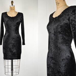 90s vintage Black Crushed Velvet Cocktail / Gothique Vampy Sequins Collar