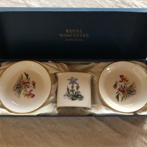 Royal Worcester Bone china set-mini