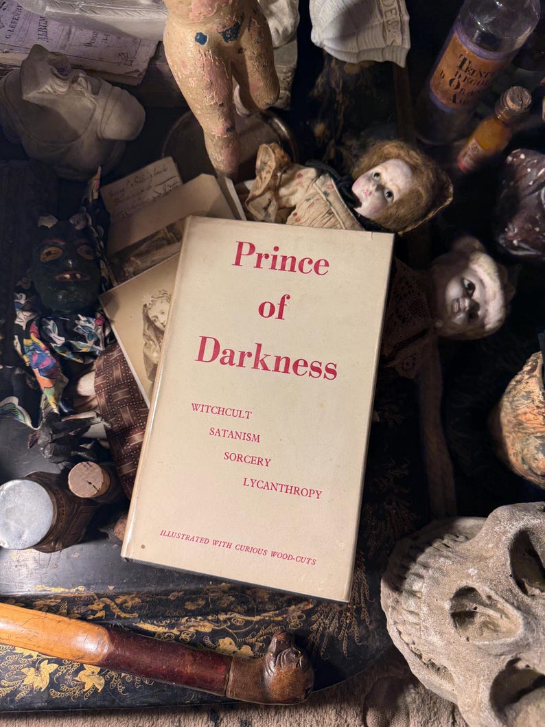 Príncipe de las Tinieblas, culto a la bruja, satanismo, licantropía, libro de 1951, diablo, satanás, Halloween. imagen 1