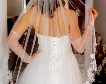 floral ivory lace trim wedding veil, 42" lace veil, lace veil,  floral lace wedding veil,  wedding veil, fingertip lace veil,