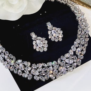 wedding necklace set, Swarovski crystal necklace set, bridal necklace and earrings, crystal jewelry set, statement wedding necklace