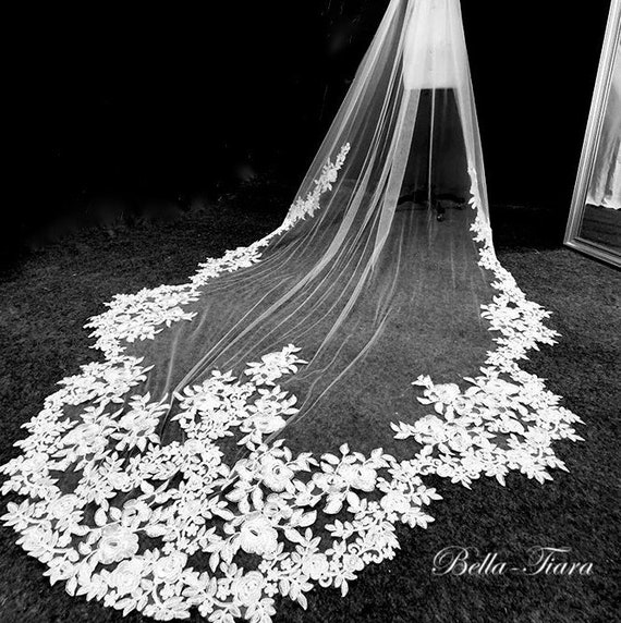 Bella 3D Flowers blusher veil in Ivory –