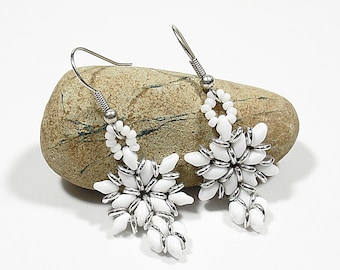 White beaded earrings. Boho beaded drop earrings. Dangle earrings for women. Glass bridal earrings. White hand beaded earrings