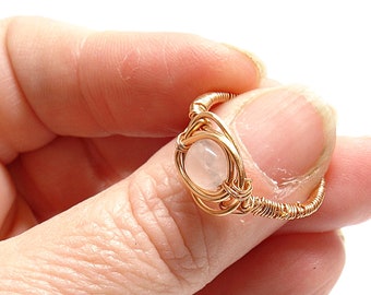 Copper ring with rose quartz made to order. Raw gemstone ring. Stone jewerly for women