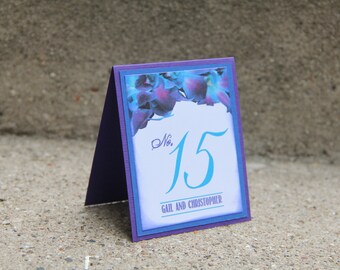 Números de mesa hechos a mano, púrpura y azul, orquídea Dendrobium, boda, evento especial, recepción, tienda de campaña