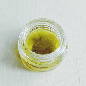 Rain on Butterfly Ginger, Poppies, and Clay. Natural perfume. Petrichor scent. Botanical fragrance from homegrown tinctures. June 2025