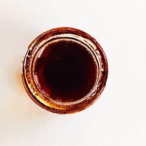 Nuummite. natural perfume. in house extracts. Sarcocaulon mossamedense, black hojari frankincense, incienso Peru, black copal. October 2021