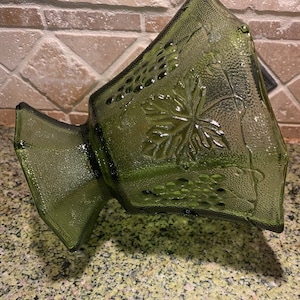 ANCHOR HOCKING CANDY Dish Bowl without Lid Vintage Green Grapes Leaves Textured