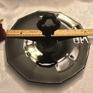 Cambridge Decagon Ebony Black Glass Keyhole Center Handle Snack/Server Tray