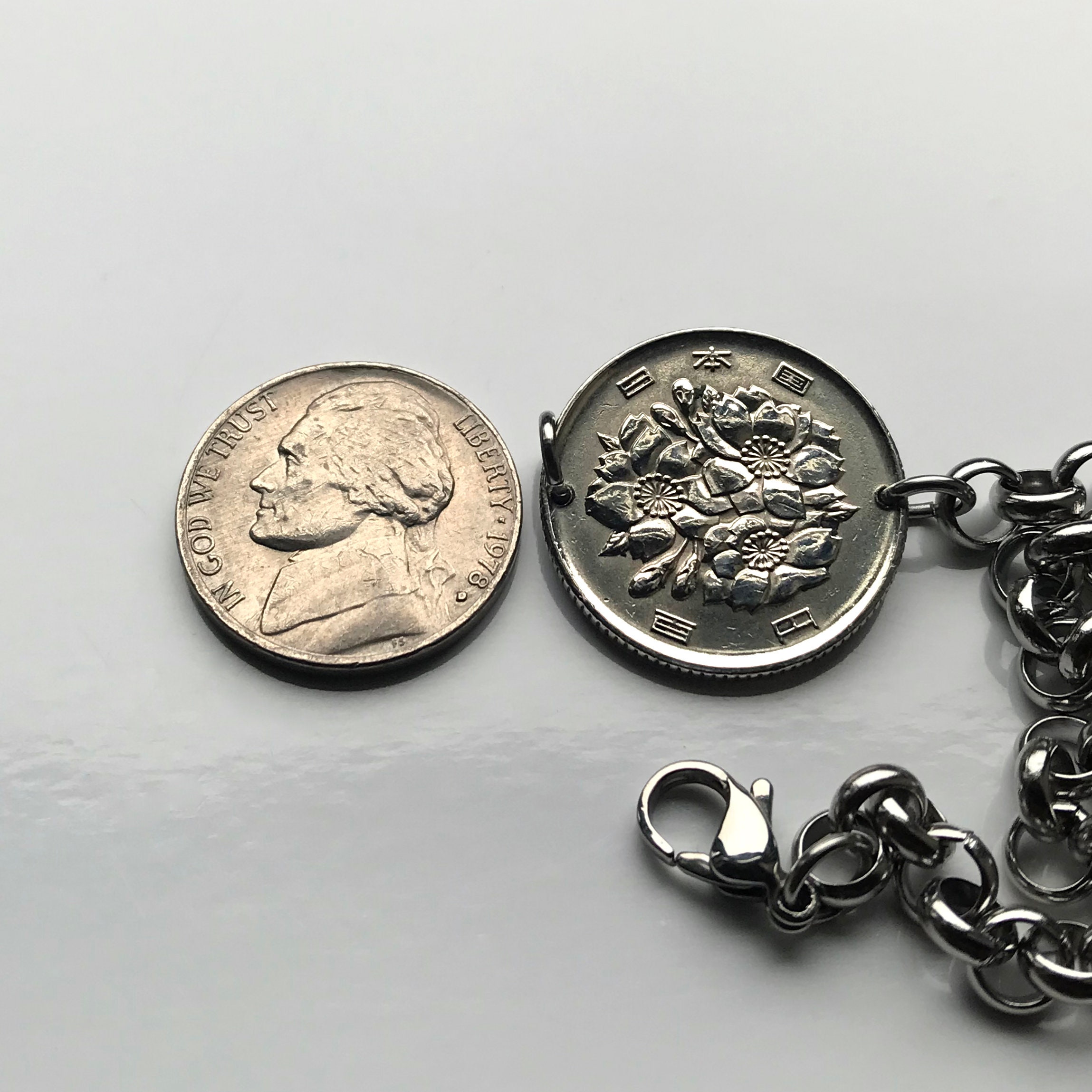 レミン♡ 1975 Japan Nippon Nihon 100 Yen Coin Bracelet Sakura Cherry