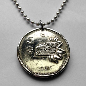1980 Mexico 5 Pesos coin pendant Quetzalcoatl feathered serpent Aztec calzada de los muertos Kukulkan pyramid Tohil Yucatán eagle n001629