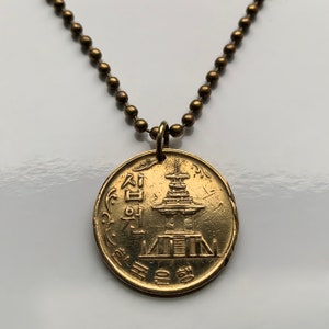 1979 Corée du Sud Collier pendentif pièce de 10 won en pierre Pagode Dabotap Gyeongju Mont Toham Gyeongbuk Hangul Hanja Mugunghwa Taegukgi n000108