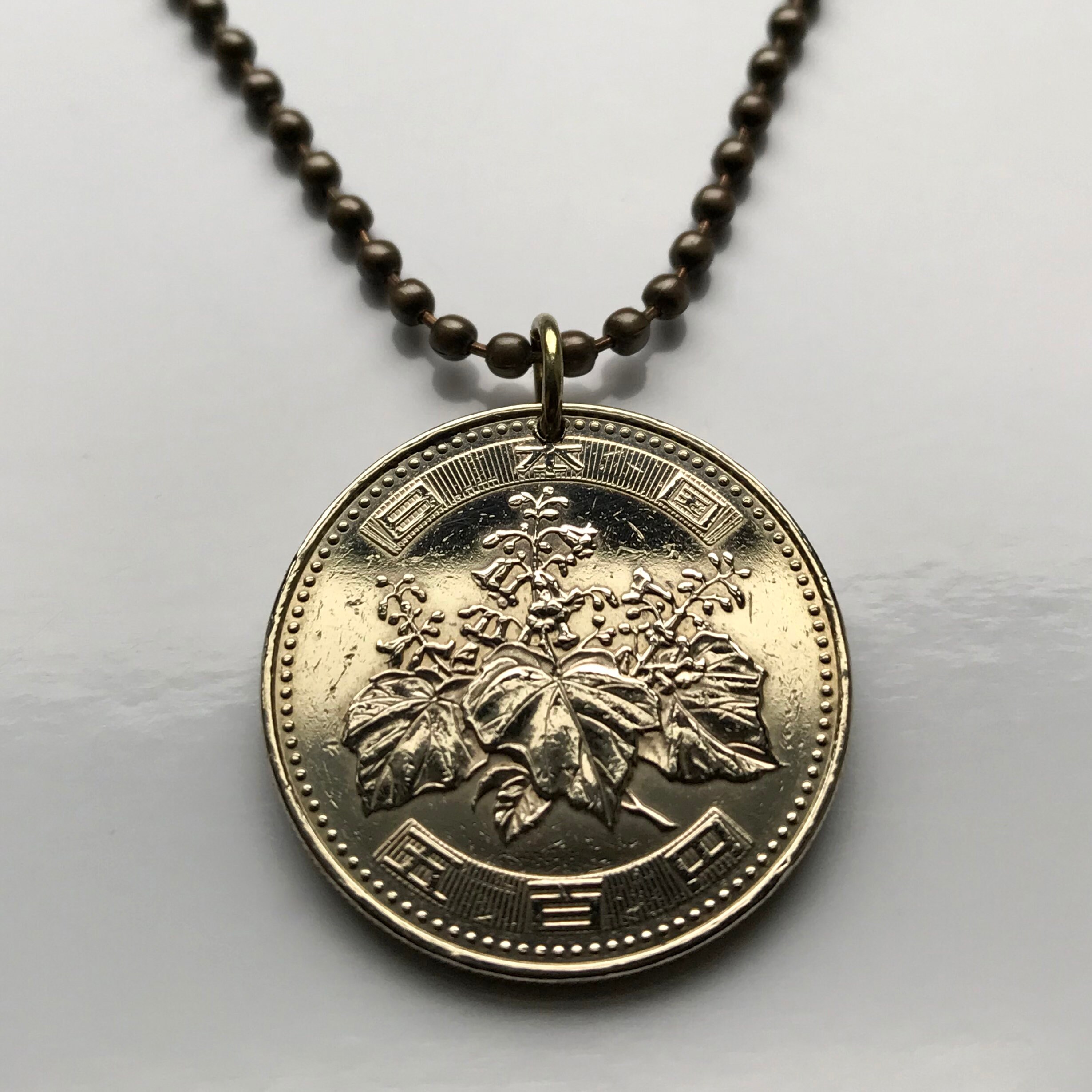 2000 Japan Nippon 500 Yen Coin Pendant Paulownia Plant Kiri