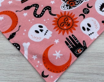 Bandana para perro de Halloween con vibraciones vudú