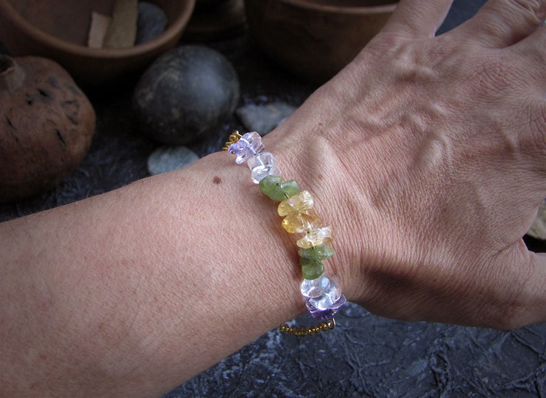 quartz peridot Bracelet with colored gemstones Elegant and cheerful. golden bracelet with amethysts citrine quartz chakra regulator