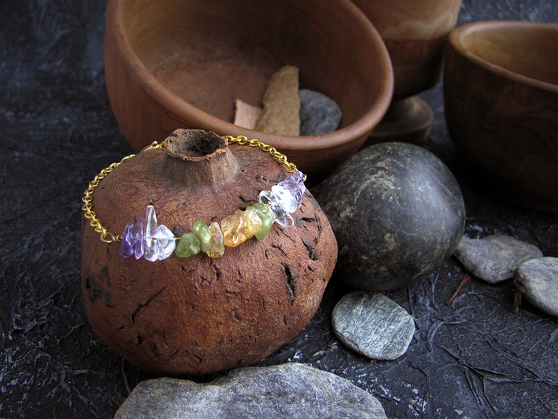quartz peridot Bracelet with colored gemstones Elegant and cheerful. golden bracelet with amethysts citrine quartz chakra regulator