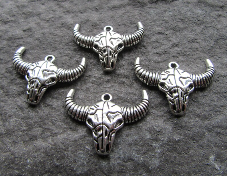 4 Antique Silver Ox Skull Pendants 36mm Metal Bull skull