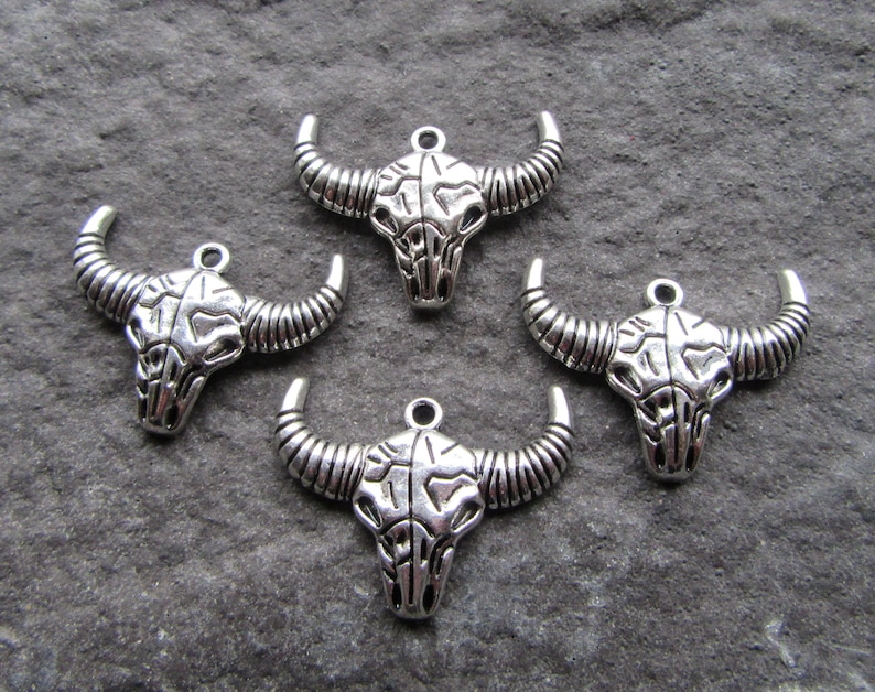 4 Antique Silver Ox Skull Pendants 36mm Metal Bull skull