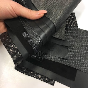 ブラックレザースクラップミックスソフト薄手羊皮ピースブラックスエードスネークプリントDIY本物の羊皮シートプレカットピースレザーオフカット
