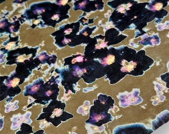 Floral Lambskin Hides 6 - 8 sqft // 0.56 - 0.86m2 Patent Like Khaki Color Leather With Flower Print 0.7-0.8mm/1.75-2oz KHAKI FLORAL 1553