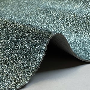 Prata escuro crocante com brilho azul turquesa 5 - 8 pés quadrados // 0,46 - 0,86 m2 Pedaços de pele de cordeiro Peles metálicas grossas 1,5 mm TURQUESA ESCURA 1563