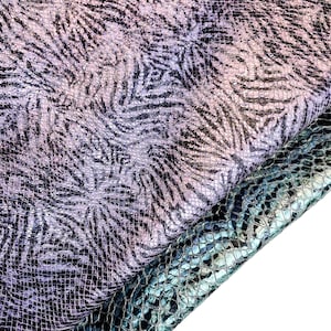 Couro metálico brilhante com estampa animal // Tecido roxo esconde // Pedaços de pele de cordeiro verde // METALLIC ZEBRA MIX, 1340, 1,1 mm / 2,75 oz
