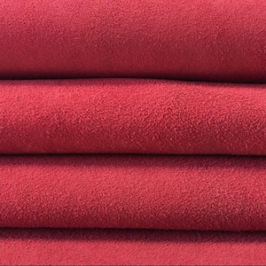 Pelle scamosciata ROSSA Fogli di vera pecora per cucire // Pelle corallo // Materiale in vera pelle // Tessuto in pelle scamosciata // ROSSO MINERALE 610, 1,0 mm / 2,5 oz