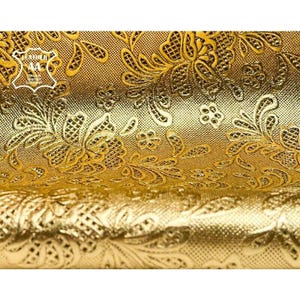 Charol dorado // Pieles con estampado de flores en relieve // Piezas de piel de oveja genuina brillante // Suministros de joyería // FLORES DE ORO PURO 1299, 0,8 mm