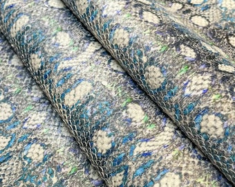 Blauwgrijs gevlekte lamsvacht met slangenprint 6, 7, 8 sqft leerGetextureerd 0,9 mm // 2,25 oz RIVER SNAKE 1380