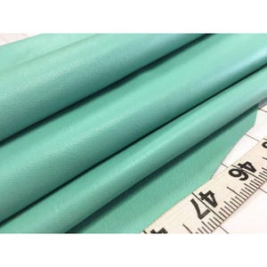 Mint Green Lambskin Leather 5, 6 sqft Pieces 0.8 mm // 2 oz MINT GREEN 645