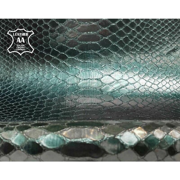 Peaux en cuir métallisé vert foncé avec imprimé serpent // Cuir animal véritable // Peau d’agneau véritable // 4 - 6 pieds carrés // SMOKE PINE SNAKE 1305, 0.8mm